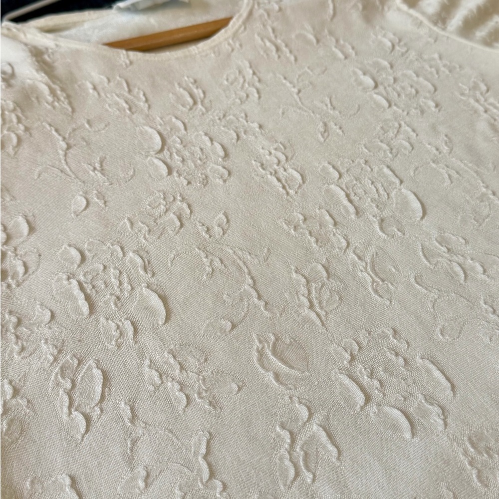 ✨ Vintage Hanky Panky Cream Textured Floral Top ✨ - Picture 7 of 8